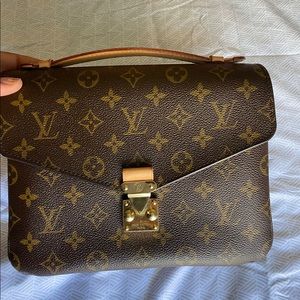 🚫SOLD🚫Louis Vuitton Pochette Métis